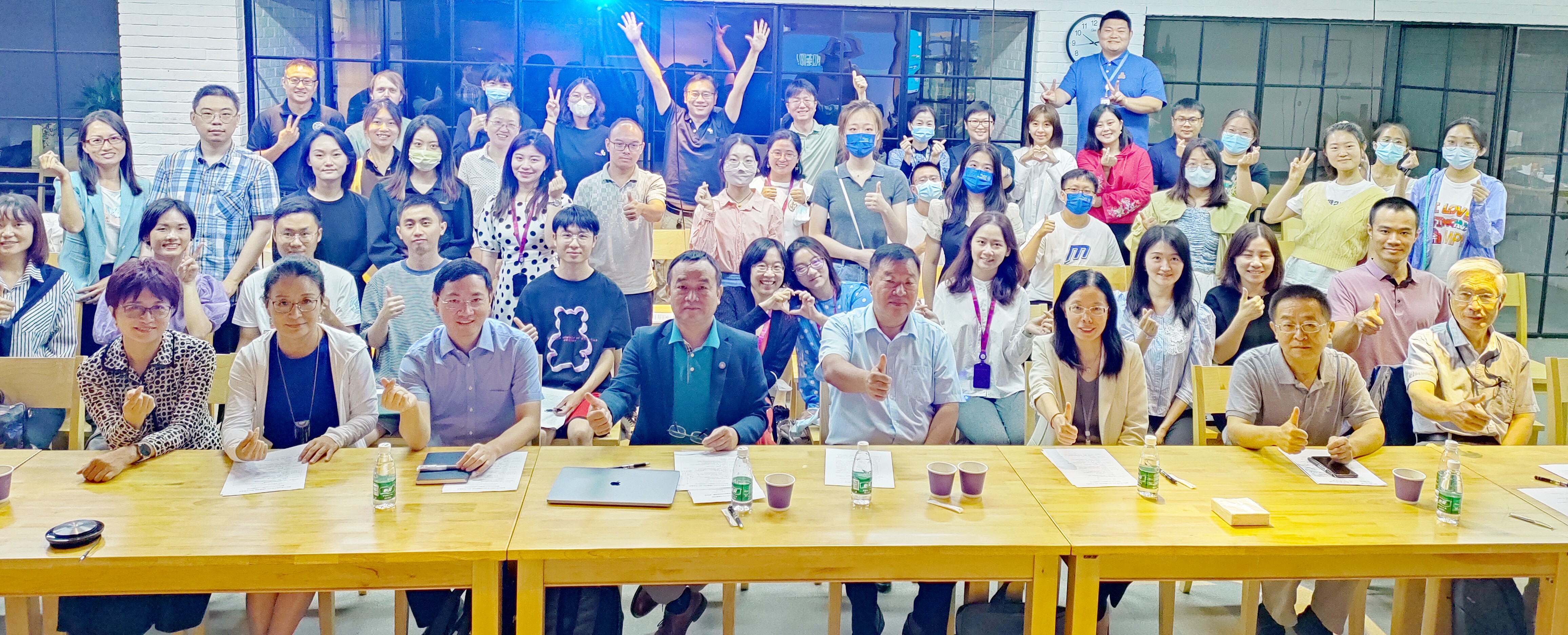 开放、创新、融合……让环球体育
年度务虚会产生更多可能性！